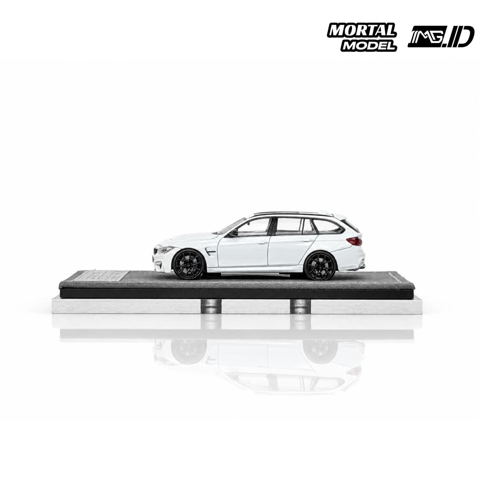 Mortal Model 1:64 BMW M3 CS F81 Wagon Pearl White 3