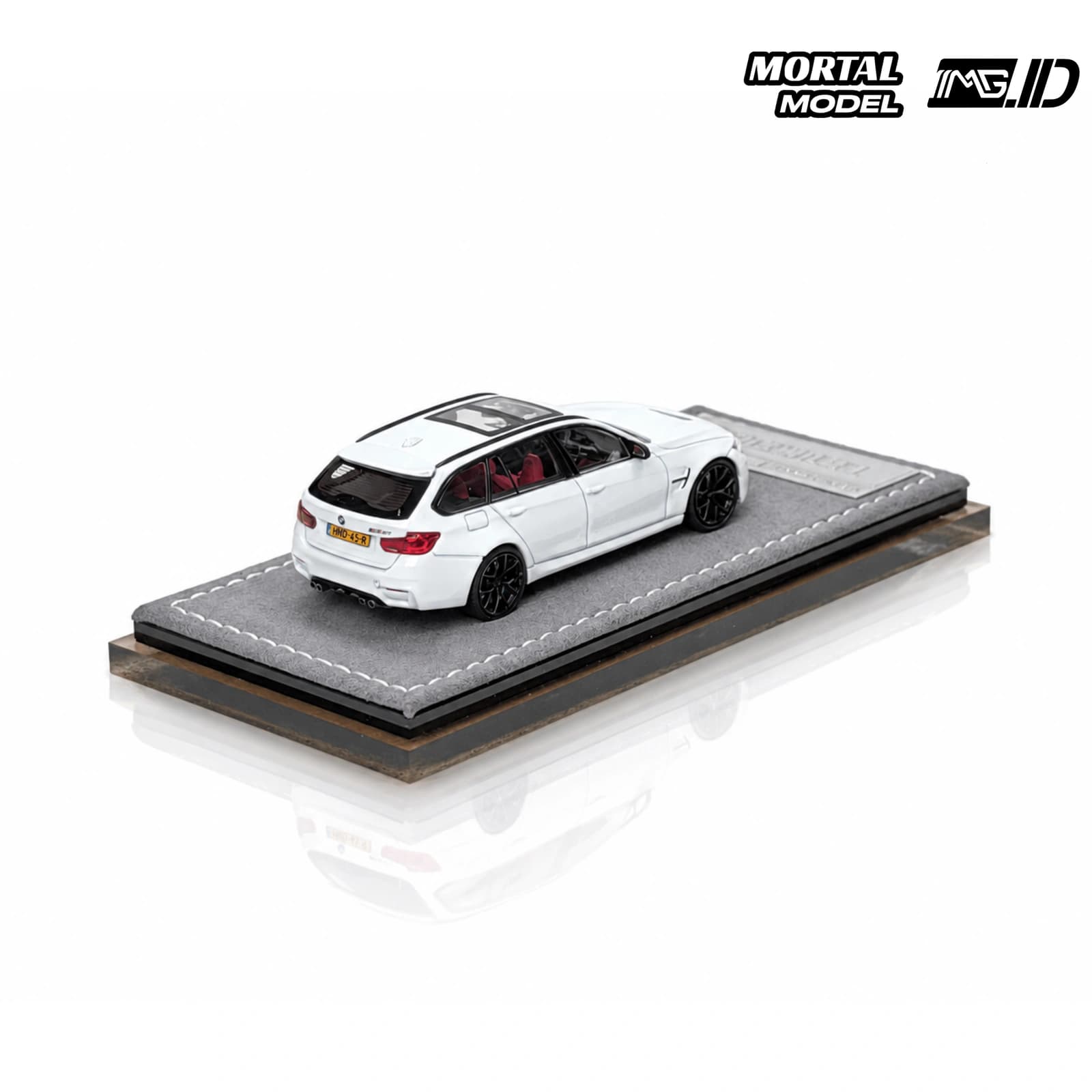 Mortal Model 1:64 BMW M3 CS F81 Wagon Pearl White 4