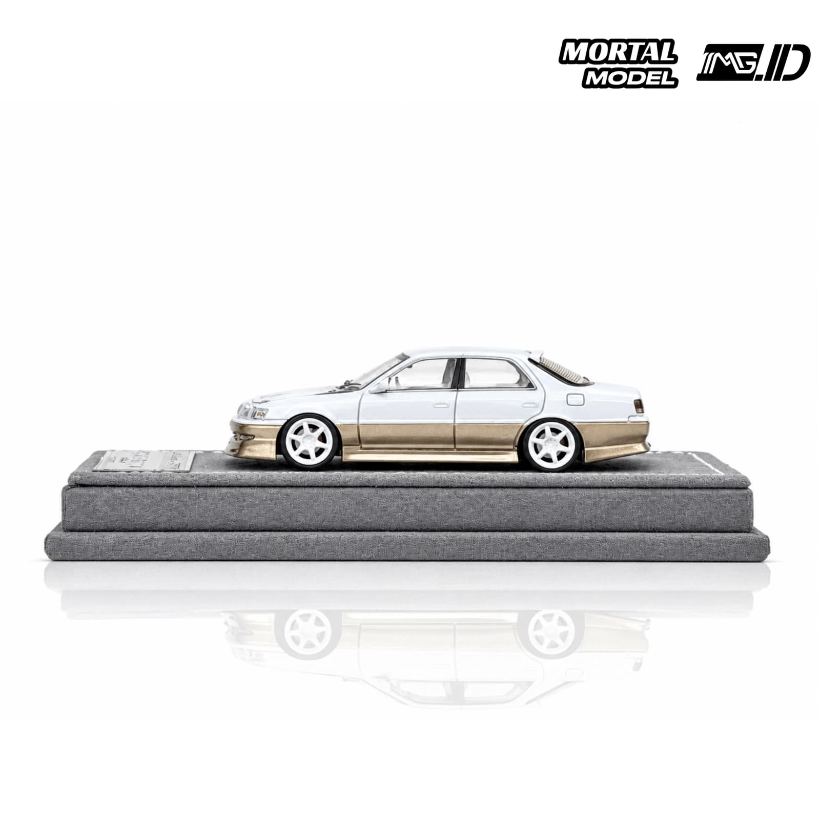 Mortal Model 1:64 Toyota Cresta 2.5 Roulant G Gold and White Limited 1499 Pcs 3